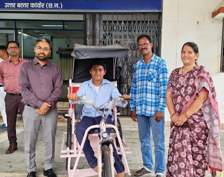 विष्णु सुशासन में बैटरी चलित ट्रायसिकल मिलने से दिव्यांग लक्ष्य की खिल उठी मुस्कान,दिव्यांग और उसके परिजनों ने सीएम का किया आभार व्यक्त