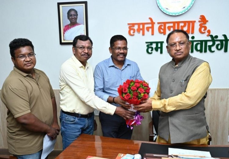 मुख्यमंत्री श्री विष्णु देव साय से कंवर समाज के प्रतिनिधि मंडल ने की सौजन्य मुलाकात : करमा महोत्सव का आमंत्रण दिया