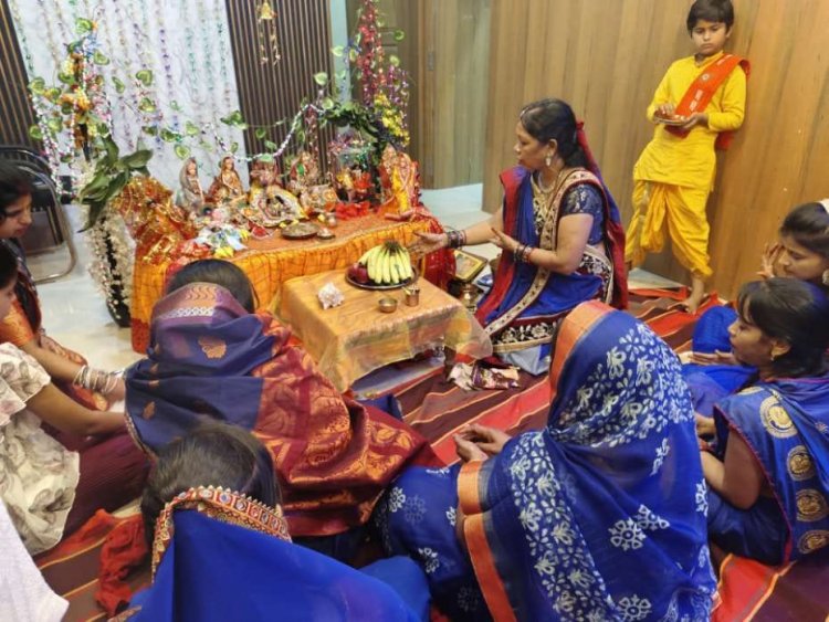 मुख्यमंत्री निवास बगिया में राधाष्टमी के अवसर पर हुआ विशेष पूजन का आयोजन : मुख्यमंत्री की धर्मपत्नी श्रीमती कौशल्या साय ने की विधि-विधान से पूजन
