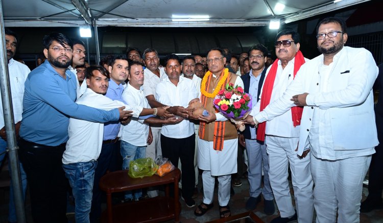 मुख्यमंत्री श्री साय से सतनामी समाज के प्रतिनिधिमण्डल ने की मुलाकात तेलासीपुरी धाम में आयोजित दशहरा मेला उत्सव के लिए दिया आमंत्रण