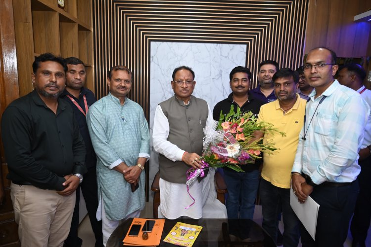 सीएम हाऊस बगिया आमंत्रण देने पहुंचे श्रीबालाजी जनकल्याण समिति के सदस्य,मुख्यमंत्री ने दिया महोत्सव में शामिल होने आश्वासन