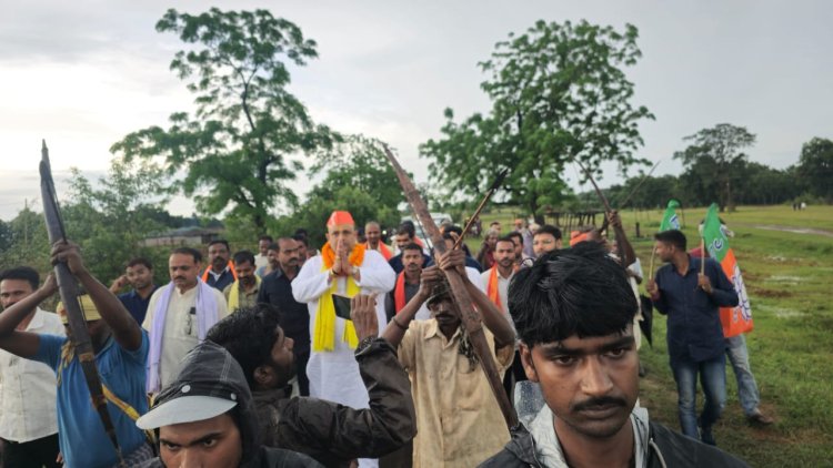 प्रबल प्रताप सिंह जूदेव का हुआ पंडरापाठ में आत्मीय स्वागत,महा सदस्यता अभियान मोर बुथ मोर अभियान कार्यक्रम के दौरान प्रबल के नेतृत्व में देखते ही देखते सैकड़ों पहाड़ी कोरवाओं ने लिया भाजपा की सदस्यता