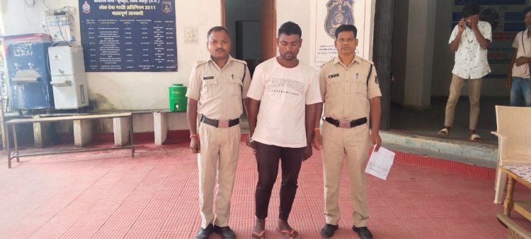 सोशल मीडिया फेसबुक में अश्लील पोस्ट करना युवक को पड़ा महंगा,पीड़िता की शिकायत पर कुनकुरी पुलिस ने किया गिरफ्तार,अपराध पंजीबद्ध होते ही युवक सिम तोड़कर भाग गया था तमिलनाडु