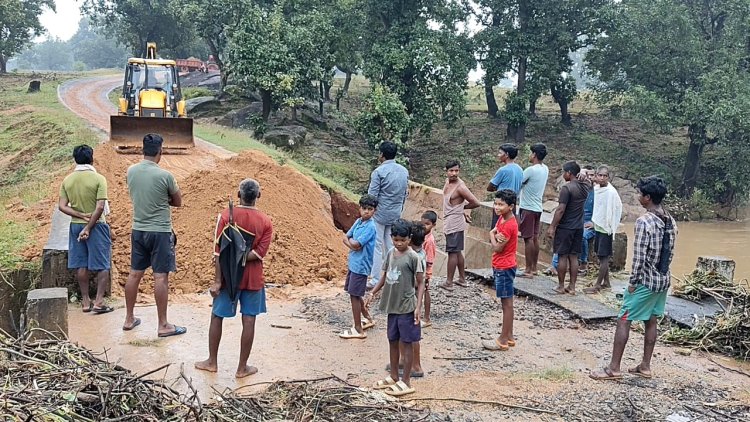 खबर का असर : मुख्यमंत्री ने लिया संज्ञान बादलखोल अभ्यारण के कलिया से जोराजाम सड़क, रांझामुड़ा पुलिया का काम हुआ शुरू,ग्रामीणों ने सूबे के मुखिया विष्णुदेव साय का जताया आभार