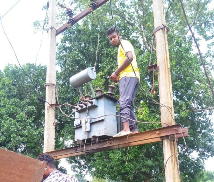 मुख्यमंत्री कैंप कार्यालय की पहल पर टागरगांव और रायकेरा में  बिजली आपूर्ति हुआ पुनः बहाल,तत्काल बदला गया ट्रांसफार्मर,ग्रामवासियों ने मुख्यमंत्री को दिया धन्यवाद