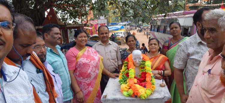 जशपुर विधायक ने राष्ट्रपिता महात्मा गांधी और पूर्व प्रधानमंत्री स्वर्गीय श्री लाल बहादुर शास्त्री की जयंती पर किया उन्हें नमन
