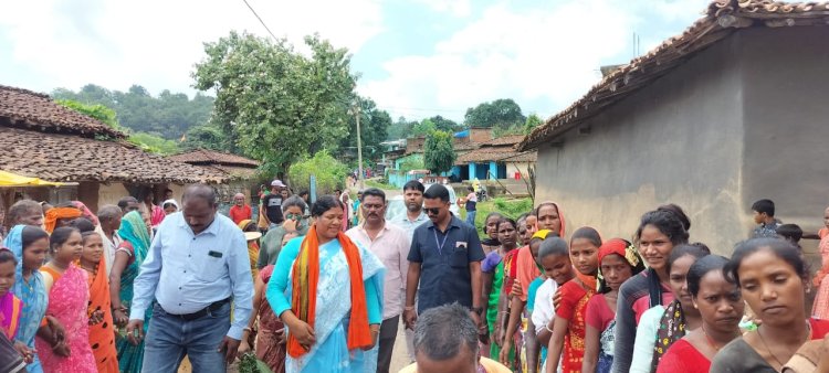 जशपुर विधायक श्रीमती रायमुनी भगत ने दिलाई 370 लोगों को भाजपा की सदस्यता