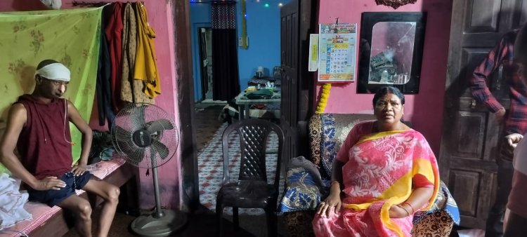 हर्राडिपा पहुंच प्रदीप दीवान से मुलाकात कर विधायक ने जाना उनका हाल,जशपुर विधायक श्रीमती रायमुनी भगत ने किया जल्द स्वस्थ होने का कामना