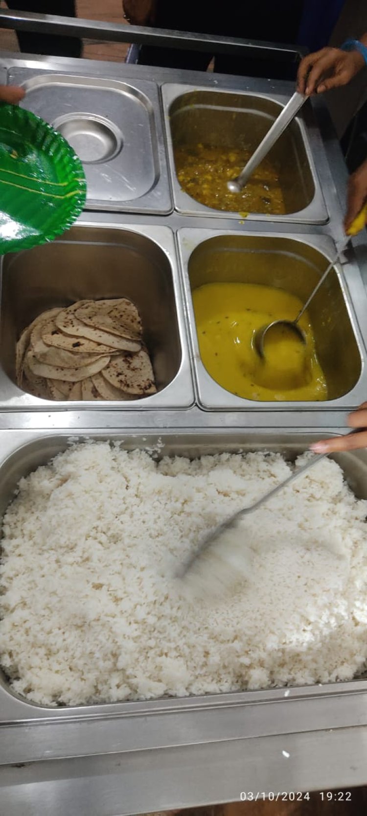 जिला चिकित्सालय जशपुर में मरीजों को मिलने वाले पौष्टिक भोजन का किया गया निरीक्षण मरीजों को मेनू के आधार पर दिया जा रहा है भोजन