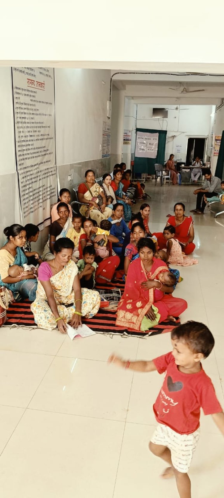 मुख्यमंत्री बाल संदर्भ योजना अंतर्गत आंगनबाड़ी केंद्र में बच्चों का किया जा रहा स्वास्थ्य परीक्षण : विशेषज्ञ चिकित्सकों द्वारा दिया जा रहा उचित परामर्श