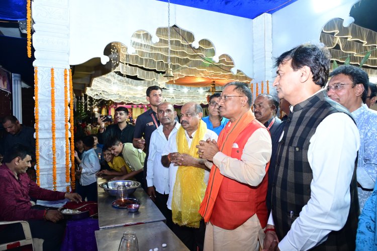 मुख्यमंत्री साय कच्छ कडवा पाटीदार व कच्छ गुर्जर क्षत्रिय समाज द्वारा आयोजित दुर्गा पूजा उत्सव में हुए शामिल