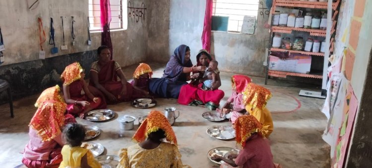 परियोजना सेक्टर लोदाम अंतर्गत आंगनबाड़ी केंद्र जामटोली में हुआ नौ कन्या भोजन का आयोजन,हुआ एक बच्ची का अन्नप्राशन