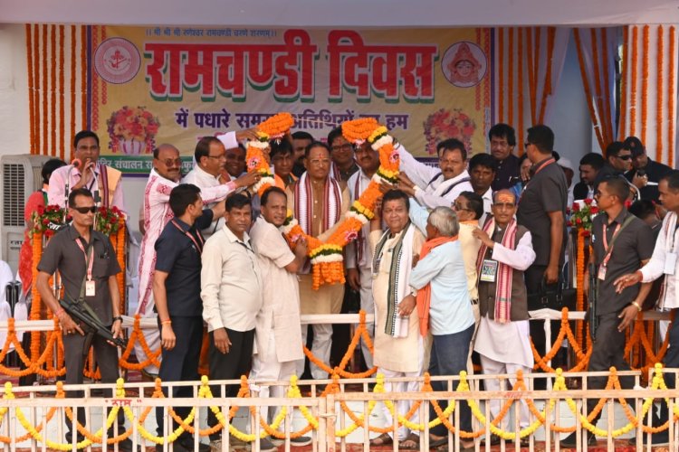 मुख्यमंत्री साय कोलता समाज वार्षिक स्नेह सम्मेलन व बंधु मिलन कार्यक्रम में हुवे शामिल : सीएम ने कहा उड़ीसा और छत्तीसगढ़ दोनों प्रदेश के लोगों का रोटी-बेटी का संबंध,दोनो राज्यों को जोड़ने वाली सड़क का किया जायेगा सुदृढ़ीकरण