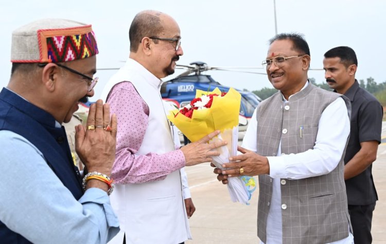 राज्यपाल श्री रमेन डेका एवं मुख्यमंत्री श्री विष्णुदेव साय का अंबिकापुर एयरपोर्ट पहुंचने पर किया गया आत्मीय स्वागत