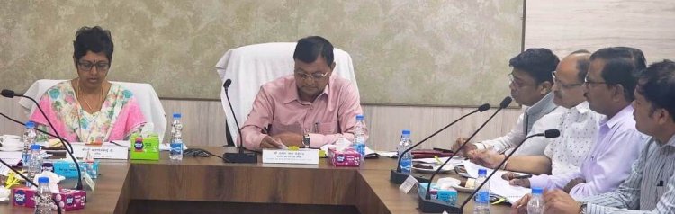 प्रदेश के 28 लाख निर्माण श्रमिकों के लिए विष्णुदेव सरकार की एक और सौगात : तीन नई योजनाओं पर लगी मुहर : अटल उत्कृष्ट शिक्षा योजना,श्रम अन्न योजना और श्रमिक मृत्यु एवं दिव्यांग सहायता योजना का मिलेगा लाभ