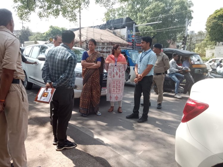 व्यय प्रेक्षक श्रीमती कनुप्रिया दमोर एवं पुलिस प्रेक्षक करण शर्मा ने एसएसटी व एफएसटी चेक पाइंट का किया निरीक्षण : व्यय प्रेक्षक श्रीमती कनुप्रिया दमोर का सख्त निर्देश संदिग्ध वाहनों पर रखी जाए नजर और जांच कर किया जाये कार्रवाई
