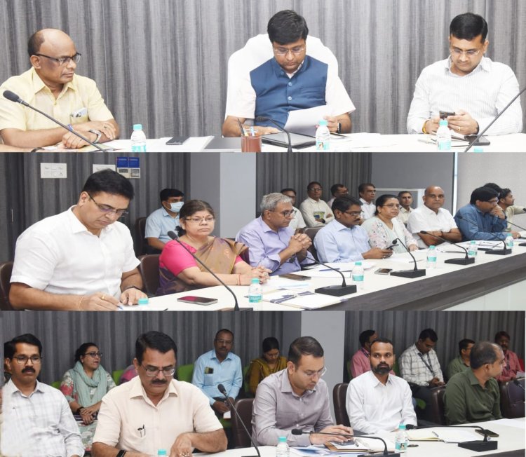 जनसम्पर्क आयुक्त ने जनसम्पर्क संचालनालय एवं संवाद के अधिकारियों की बैठक ले विभिन्न शाखाओं के प्रभारी अधिकारियों से विभागीय कार्यकलापों की ली जानकारी