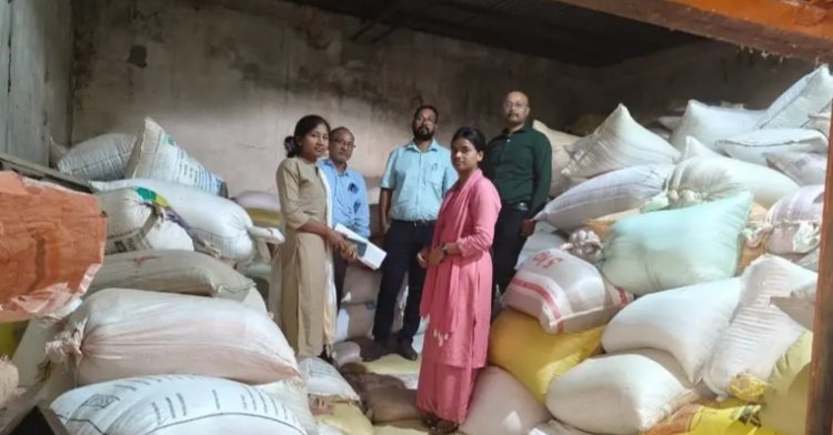 Raigarh News : धान खरीदी शुरू होने से पहले अवैध धान पर बड़ी कार्यवाही...407 बोरी धान जप्त...पढ़ें पूरी खबर