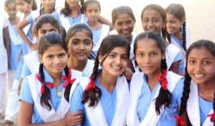 Chhattisgarh News : पंजीकृत निर्माणी श्रमिक के बच्चे उठा रहे मेधावी छात्रा सहायता योजना का लाभ...पढ़ें पूरी खबर