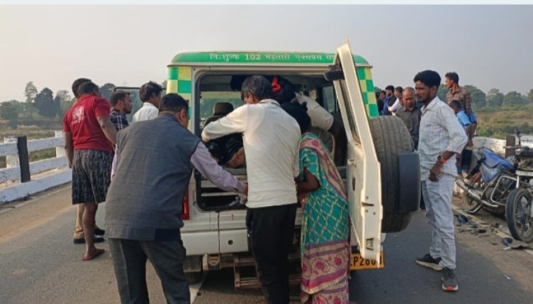 Jashpur Road Accident : सड़क दुर्घटना में घायल हुए लोगों को सीएम कैंप कार्यालय ने दी मदद...एंबुलेंस से भेजा गया अस्पताल...पढ़ें पूरी खबर