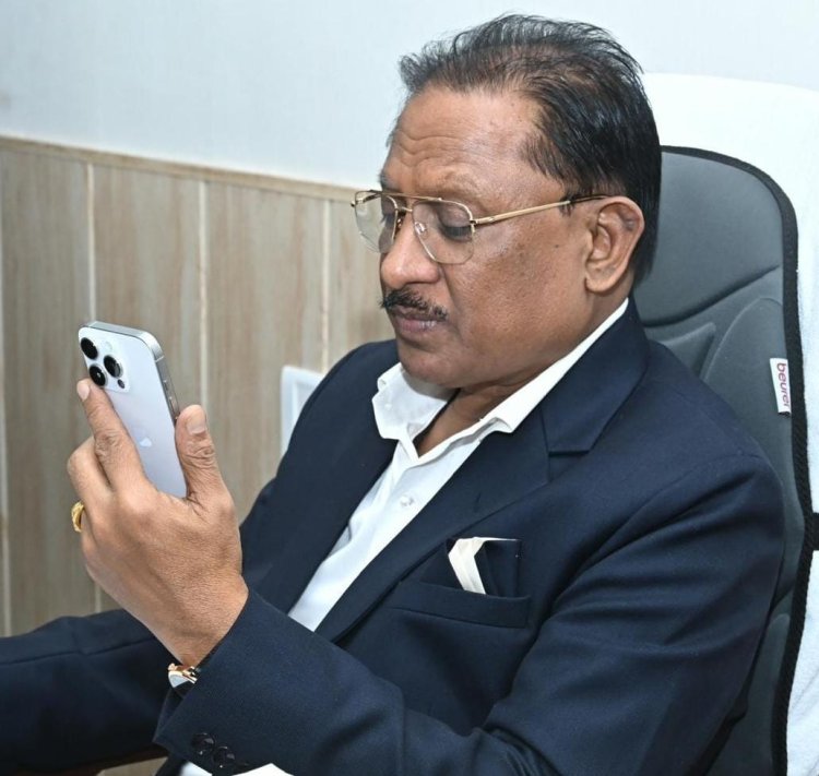 मुख्यमंत्री श्री विष्णुदेव साय ने हेलन केलर अवार्ड से सम्मानित कलाकार श्री बसंत साहू को दी बधाई, कहा युवाओं और बच्चों के लिए कर रहे हैं प्रेरणादायक कार्य