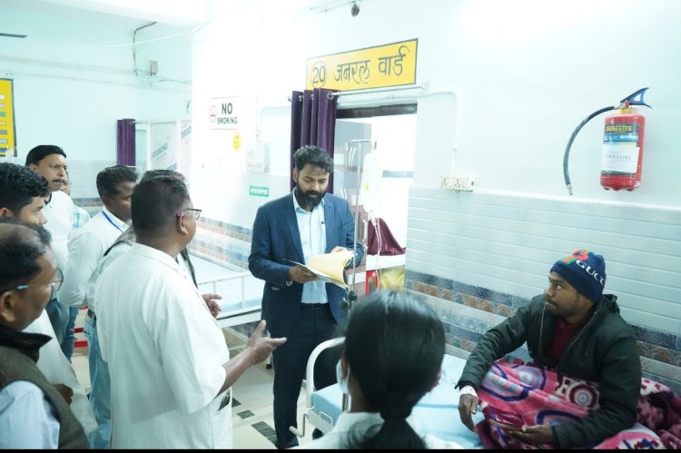 कलेक्टर रोहित व्यास ने सामुदायिक स्वास्थ्य केंद्र कांसाबेल का किया निरीक्षण : मरीजों को डाइट चार्ट के अनुसार भोजन उपलब्ध कराने सहित अस्पताल परिसर में स्वच्छता और व्यवस्था हेतु दिए आवश्यक निर्देश