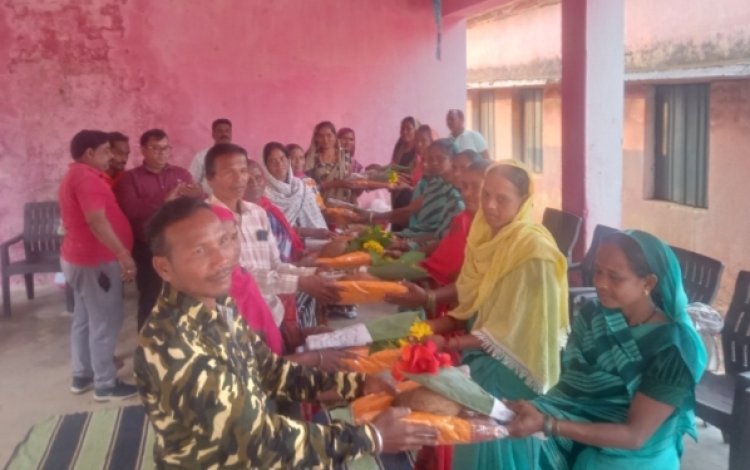 जशपुर- पत्थलगांव के कोकियाखार में मितानिन दिवस पर मितानिनों को किया गया सम्मानित...स्वास्थ्य क्षेत्र में उनके योगदानों को सराहा गया...पढ़ें पूरी खबर