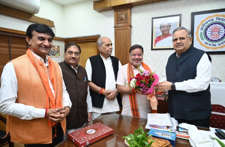 रायपुर दक्षिण विधानसभा उपचुनाव में ऐतिहासिक जीत पर सुनील सोनी को विधानसभा अध्यक्ष डॉ. रमन सिंह जी ने दी शुभकामनाएं