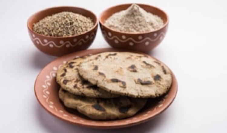 Health Tips : बाजरे की रोटी में गेहूं से ज्यादा पोषक तत्व...सर्दियों में खाने से कोलेस्ट्रॉल समेत ये 5 परेशानियां रहेंगी कंट्रोल...जाने पूरी जानकारी