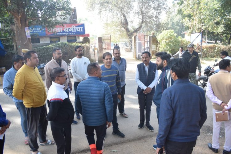 बगीचा नगर के सुव्यवस्थित विकास हेतु कलेक्टर ने किया निरीक्षण,  नगर की जल आपूर्ति व्यवस्था को जल्द से जल्द प्रारम्भ करने के दिए निर्देश,  राजपुरी जलप्रपात को विकसित करने योजना निर्माण के दिए निर्देश