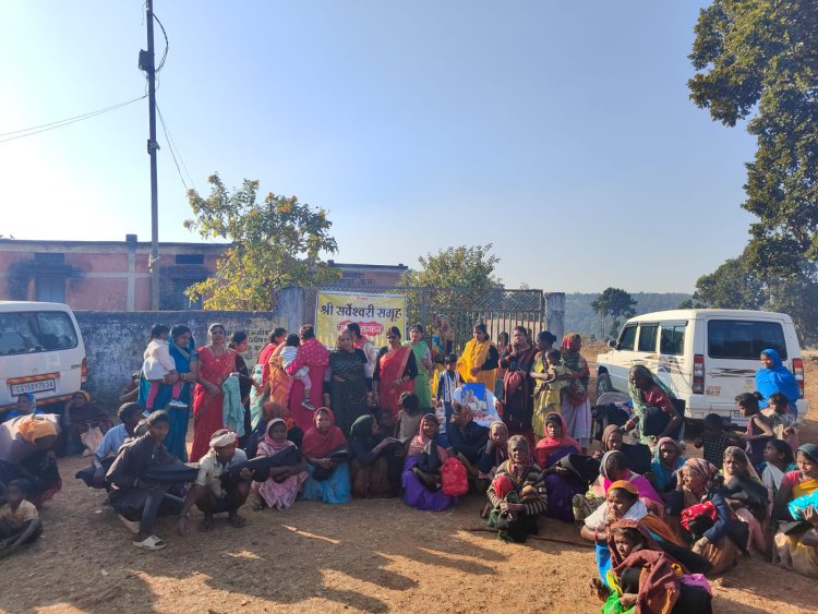 श्री सर्वेश्वरी समूह (औघड़ की तकिया ) महिला संगठन के द्वारा बगीचा क्षेत्र के ग्राम पोस्कट में जरूरतमंदों के बीच कंबल का वितरण किया गया
