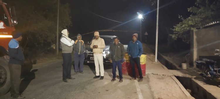 राजस्व विभाग और खाघ विभाग की टीम ने 120 बोरा अवैध धान किया जप्त एसडीएम फरसाबहार ने झारखंड और उड़ीसा बार्डर के चेक पोस्ट का किया निरीक्षण