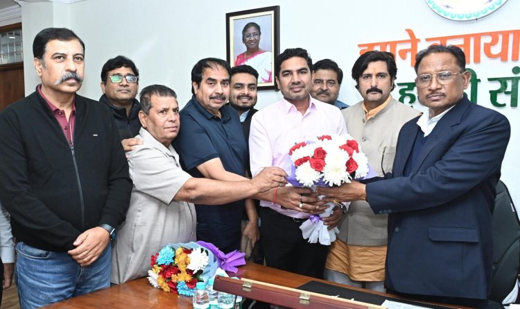 मुख्यमंत्री श्री विष्णु देव साय का बड़ा निर्णय, दलहन, तिलहन और गेहूँ पर मंडी शुल्क और कृषक कल्याण शुल्क में पूर्णतः छूट, आम जनता सहित उद्योग जगत के लोगों ने किया मुख्यमंत्री का आत्मीय अभिनंदन
