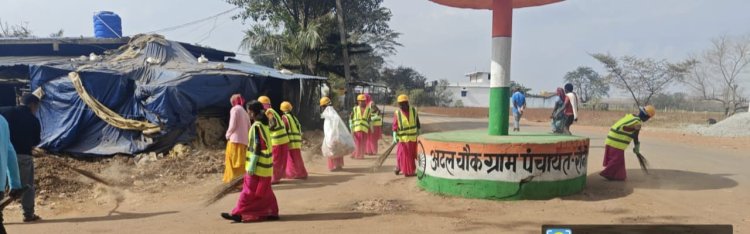 गांव रौनी में स्वच्छता दीदीयों और गांव वालों ने सफाई अभियान कर स्वच्छता का दिया संदेश   सुशासन सप्ताह प्रशासन गांव की ओर