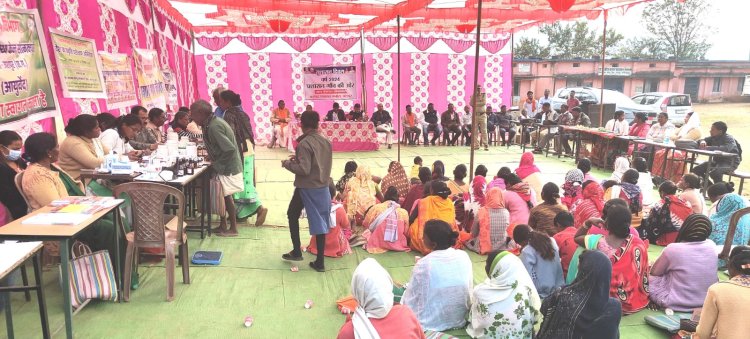 प्रशासन गांव की ओर:सुशासन सप्ताह के तहत् ग्राम पंचायत सोनक्यारी में कार्यक्रम आयोजित, आमजनों को दी गई शासन की योजनाओं की जानकारी, शिविर लगाकर लोगों का किया गया स्वास्थ्य जांच