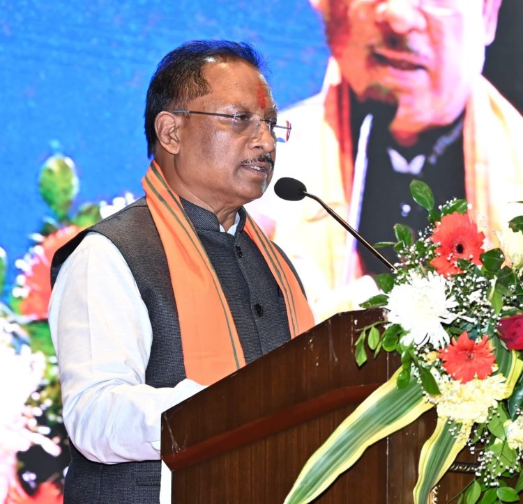 गुरु गोविंद सिंह के वीर साहिबजादों के अमर बलिदान की कहानी छत्तीसगढ़ के स्कूली पाठ्यक्रम में होगी शामिल,  वीर बाल दिवस के अवसर पर मुख्यमंत्री श्री विष्णु देव साय ने की बड़ी घोषणा,  मुख्यमंत्री ने कहा - साहिबजादों के बलिदान की कहानी युवा पीढ़ी को साहस के साथ आगे बढ़ने की प्रेरणा देगी,  मुख्यमंत्री वीर बाल दिवस के अवसर पर आयोजित संगोष्ठी में हुए शामिल