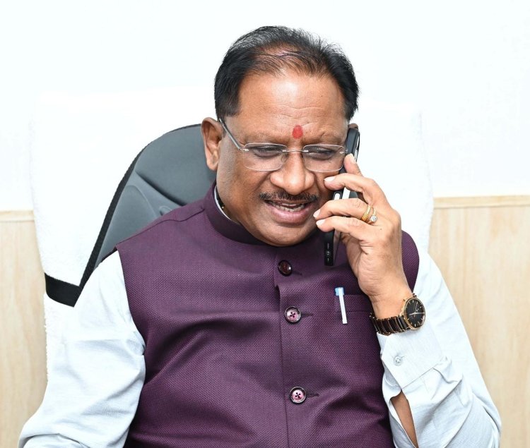 मुख्यमंत्री ने लेफ्टिनेंट नर्सिंग ऑफिसर वीणा साहू और राष्ट्रीय इंडियन मिलिट्री कॉलेज में चयनित आदित्य सिंह के देश सेवा के जज्बे को सराहा, वीणा साहू से फोन पर बात कर उनकी उपलब्धि के लिए दी बधाई, कहा आपने छत्तीसगढ़ का नाम रौशन किया है, आदित्य सिंह के पिता से बात कर दी बधाई, कहा आदित्य की पढ़ाई के लिए करेंगे हर संभव मदद, साधारण परिवार के इन युवाओं की उपलब्धि ने प्रदेश को गौरवान्वित किया