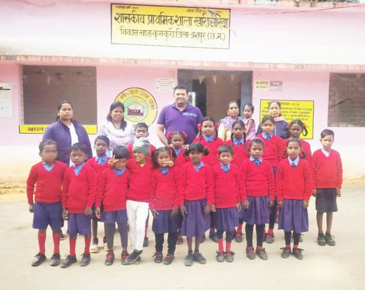 समाजसेवी विनीत जिंदल से बाँटा स्कूली बच्चों को स्वेटर