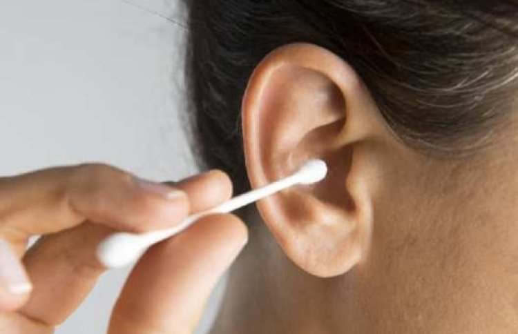 Health Tips : कान में जमी पीली गंदगी को कैसे करें साफ...जान लें सही तरीका