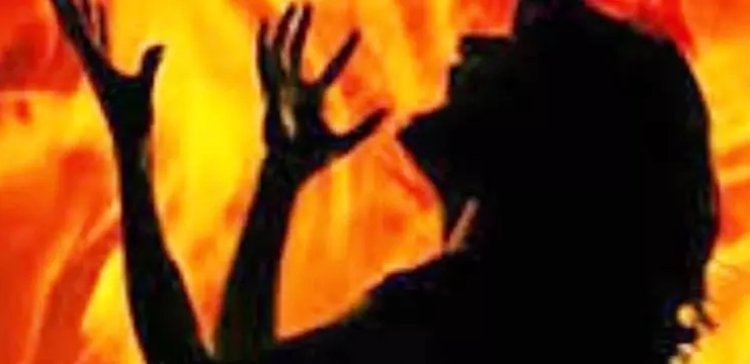 Chhattisgarh Crime : रेप करने में नाकाम दरिंदा का करतूत...मिट्टी तेल से युवती को फूंका...पढ़ें पूरी खबर