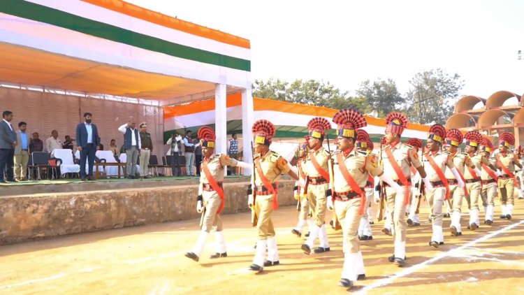 26 जनवरी गणतंत्र दिवस के पूर्व किया गया अंतिम रिहर्सल,  गणतंत्र दिवस की तैयारी का कलेक्टर, एसएसपी ने लिया जायजा लिया,  रणजीता स्टेडियम में होगा मुख्य समारोह,  नृत्य और सांस्कृतिक कार्यक्रम प्रस्तुत करेंगे स्कूली बच्चे