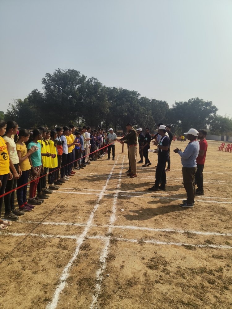 डीएवी मुख्यमंत्री पब्लिक स्कूल, पंडरीपानी में तीन दिवसीय वार्षिक खेलकूद प्रतियोगिता का आयोजन धूमधाम से किया गया।