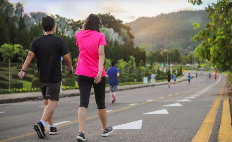 Health Tips : किस उम्र के लोगों को रोजाना कितना पैदल चलना चाहिए?..समझें पूरी गणित...सेहत रहेगी दुरुस्त...जाने पूरी जानकारी