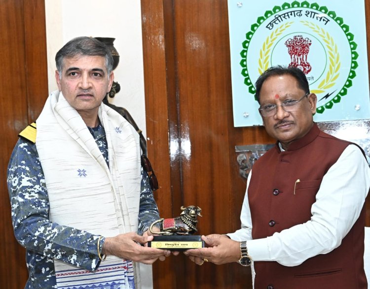 छत्तीसगढ़ का अनुपम सौंदर्य सदैव आपकी स्मृतियों में रहेगा अंकित : मुख्यमंत्री श्री विष्णु देव साय, मुख्यमंत्री से मिले सैन्य अधिकारी, छत्तीसगढ़ यात्रा को बताया अविस्मरणीय, नक्सल उन्मूलन से स्मार्ट सिटी तक अधिकारियों ने जाना छत्तीसगढ़ के विकास का सफर, छत्तीसगढ़ की सांस्कृतिक विरासत और जनकल्याणकारी योजनाओं से प्रभावित हुए अधिकारी