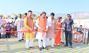 मुख्यमंत्री श्री साय ने जशपुर में पर्यटन को बढ़ावा देने तीन पर्यटन सर्किटों का किया विमोचन : आध्यात्मिक एवं सांस्कृतिक, प्राकृतिक एवं वन्य जीव, साहसिक पर्यटन सर्किट से जिले के पर्यटन को मिलेगा प्रोत्साहन*