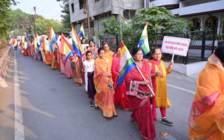 भगवान महावीर जन्मकल्याण महोत्सव : दादाबाड़ी समेत विश्वभर में गूंजा नवकार महामंत्र...मानवता के कल्याण और विश्व शांति की हुई प्रार्थना...आज निकलेगी भव्य शोभायात्रा...पढ़ें पूरी खबर