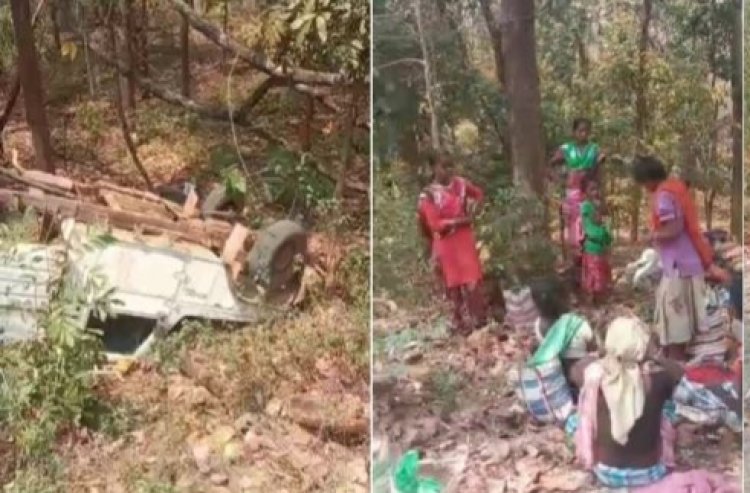 CG Accident Breaking : अनियंत्रित होकर सवारियों से भरी पिकअप खाई में गिरी...2 ग्रामीणों की मौके पर मौत...24 लोग थे सवार...पढ़ें पूरी समाचार