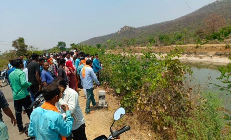 CG Accident Breaking : दर्दनाक हादसा.! नहर में गिरी पिकअप...2 बच्चे और 3 महिलाएं बहे...रेस्क्यू ऑपरेशन जारी...पढ़ें पूरी खबर