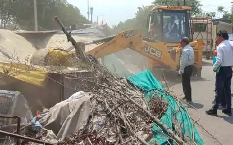 बड़ी खबर : नगर निगम की बड़ी कार्रवाई...बुलडोजर से 67 अवैध दुकानों का हटाए गए अतिक्रमण...पढ़ें पूरी खबर
