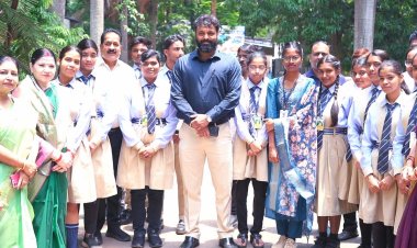 जशपुर के छात्र छात्राओं ने कामयाबी का परचम लहराया : कलेक्टर रोहित व्यास ने जशपुर सीबीएसई बोर्ड 10 वीं और 12 वीं में उत्कृष्ट प्रदर्शन करने वाले विद्यार्थियों को अच्छा परिणाम लाने पर दी हार्दिक बधाई और शुभकामनाएं 